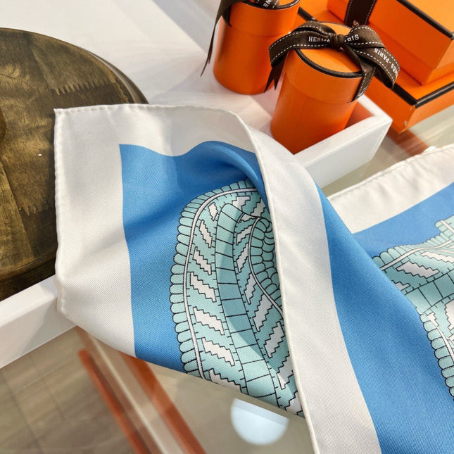 HERMES 26S PRINTED SQUARE SCARF 88 IN SILK 309941