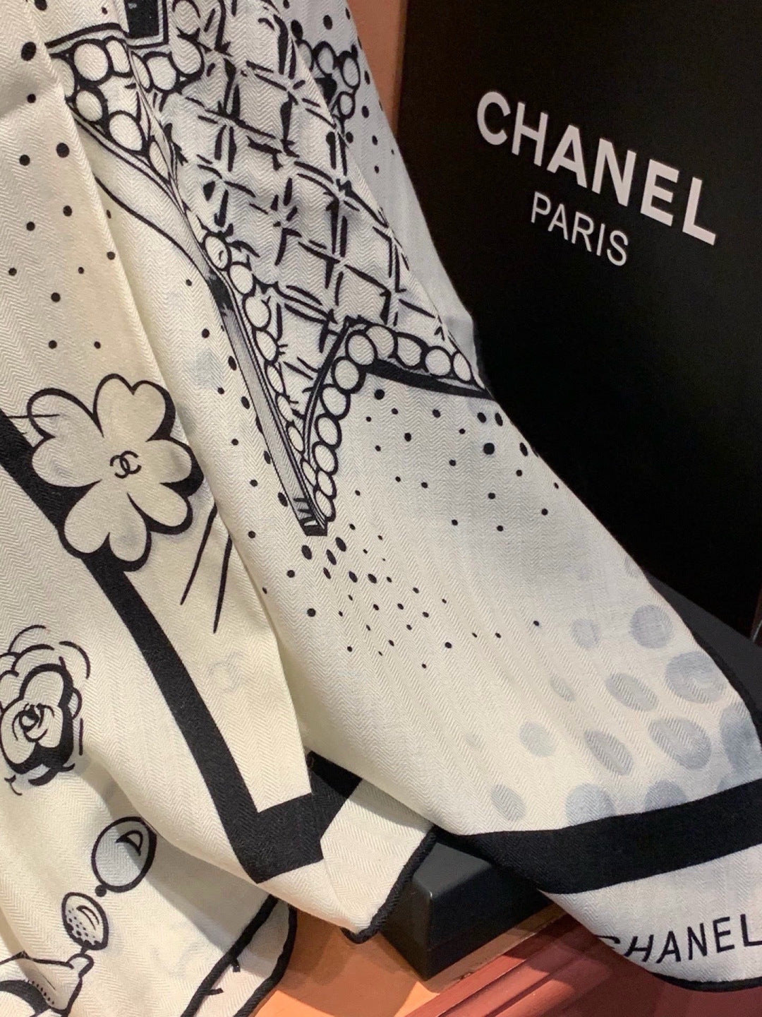 CHANEL 26S SCARF 140 IN SILK 311979