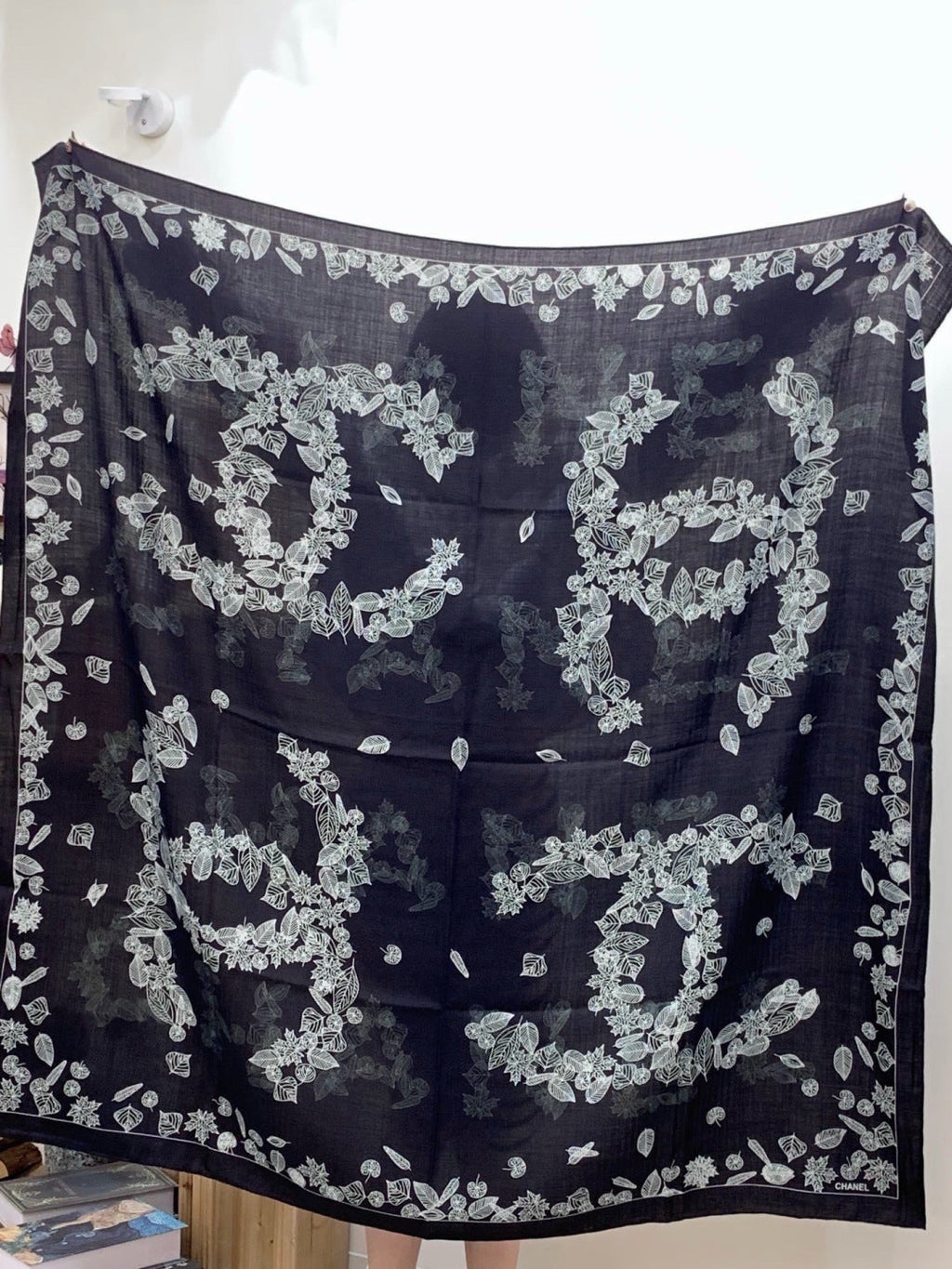 CHANEL 26S SCARF 135 IN SILK AND CASHMERE 313314
