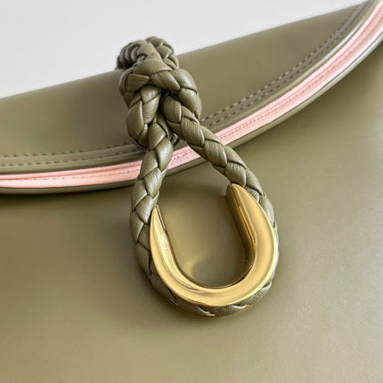 BOTTEGA VENETA 25S MEDIUM LIBERTA BAG 27 IN OLIVE GREEN CALFSKIN GOLD HARDWARE