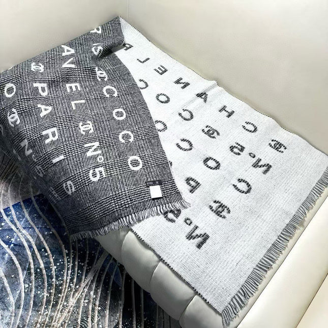 CHANEL 25S SCARF 194 CM IN CASHMERE 942900