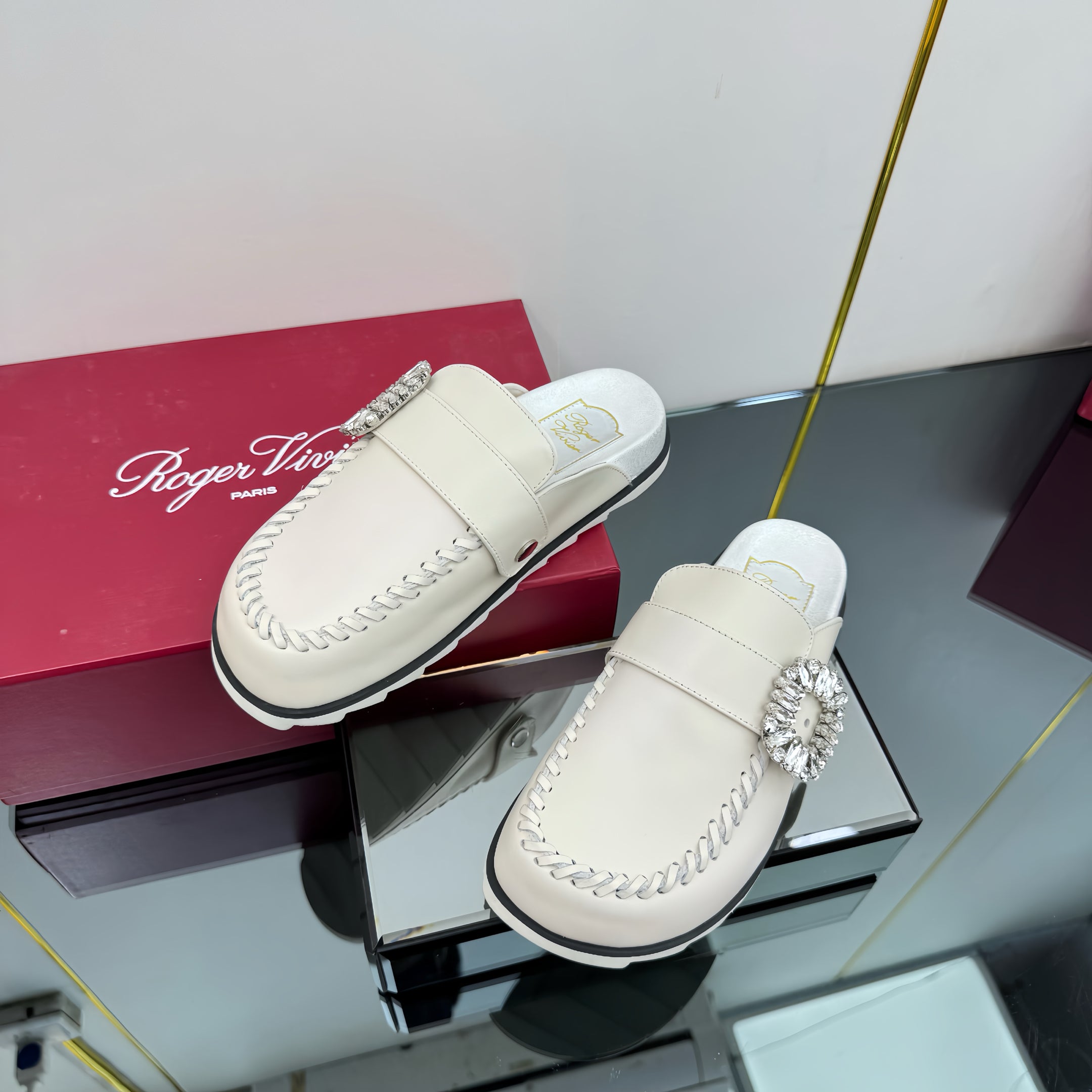 SLIDY VIV' MULES IN OFF WHITE CALFSKIN