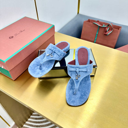 FLIP FLOPS IN BLUE SUEDE AND HARDWARE SILVER