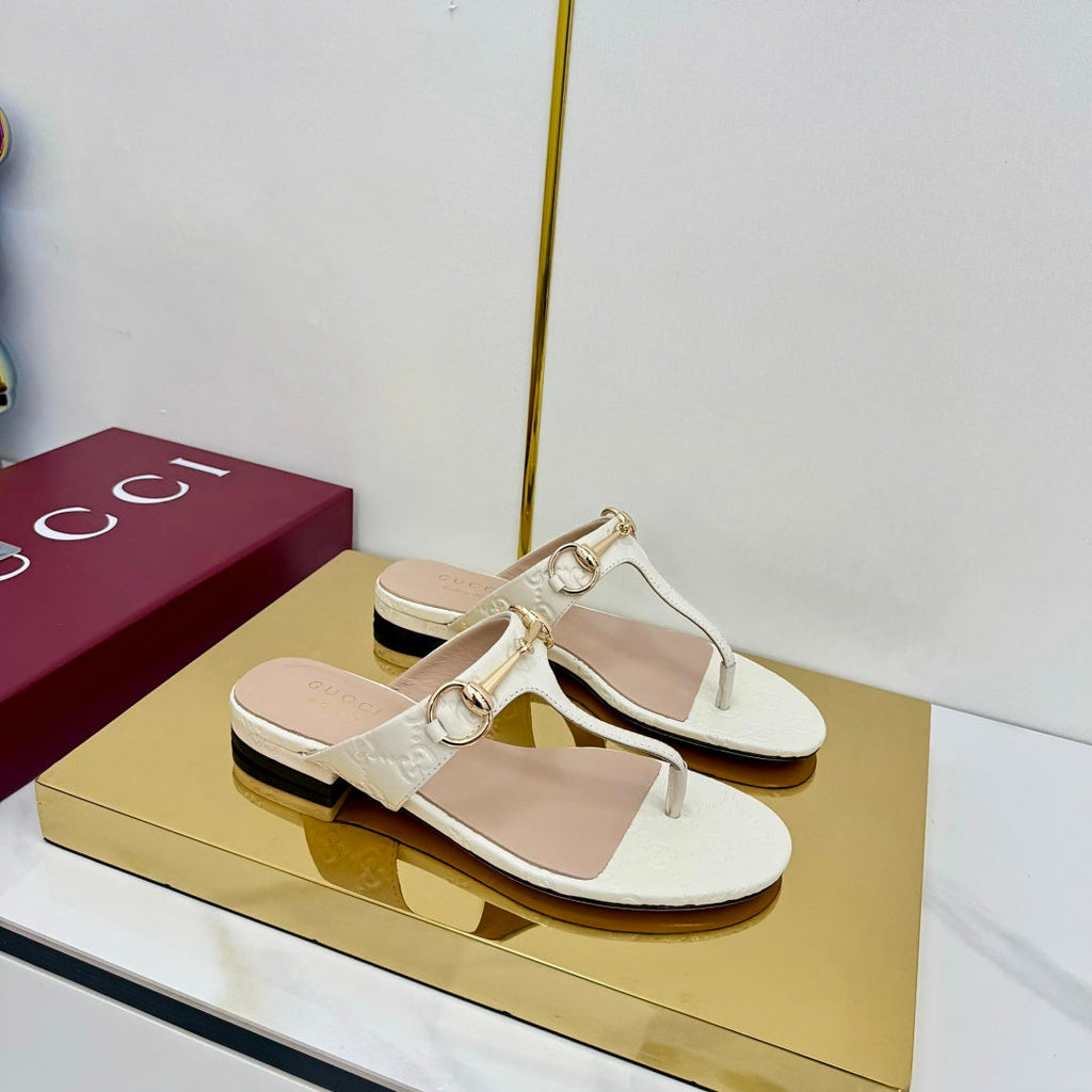 GG THONG SANDALS 25S IN WHITE LAMBSKIN WITH GOLD HARDWARE