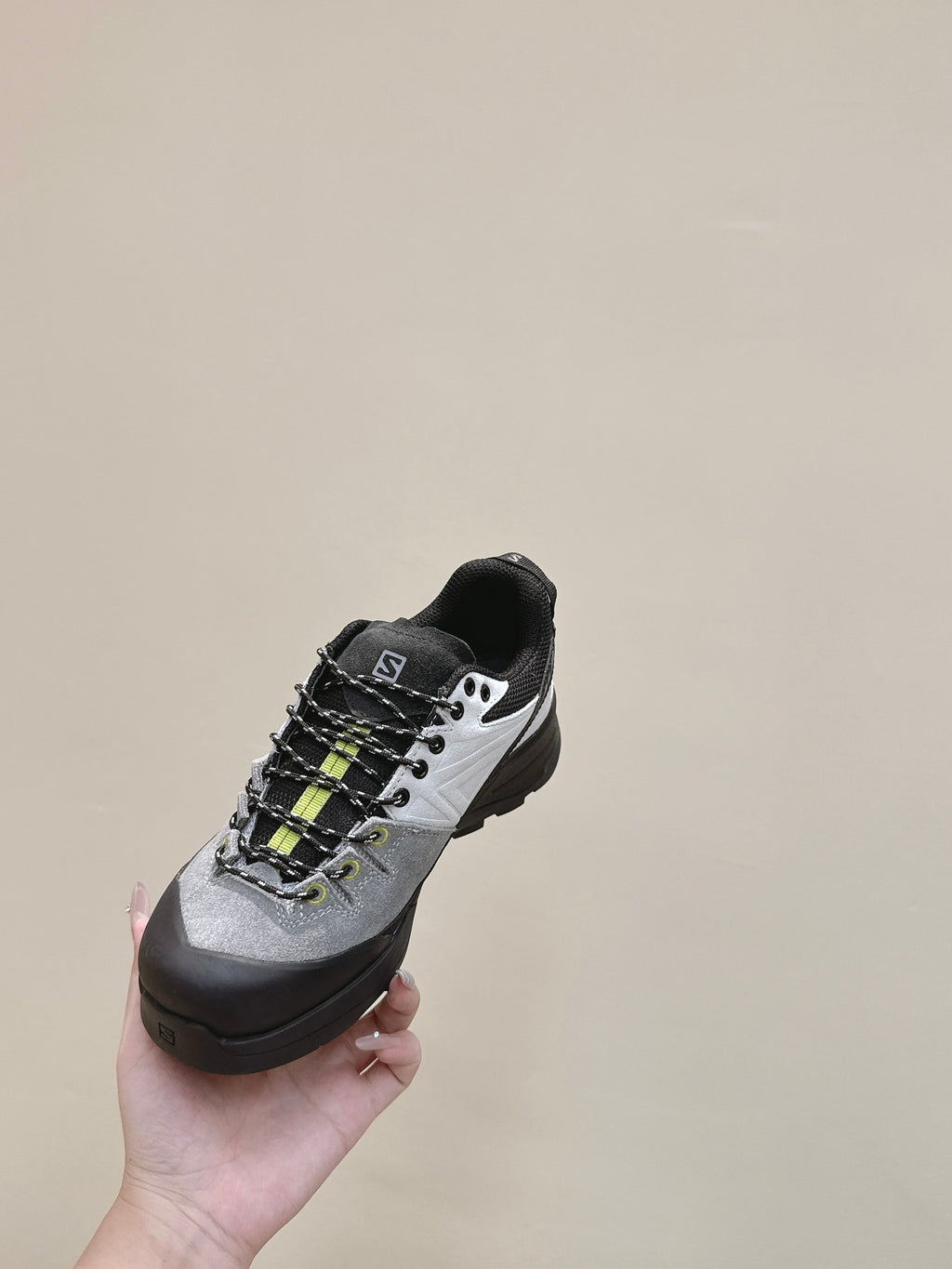 ALO 25S SALOMON X-ALP LTR SNEAKER IN GREY AND WHITE SUEDE