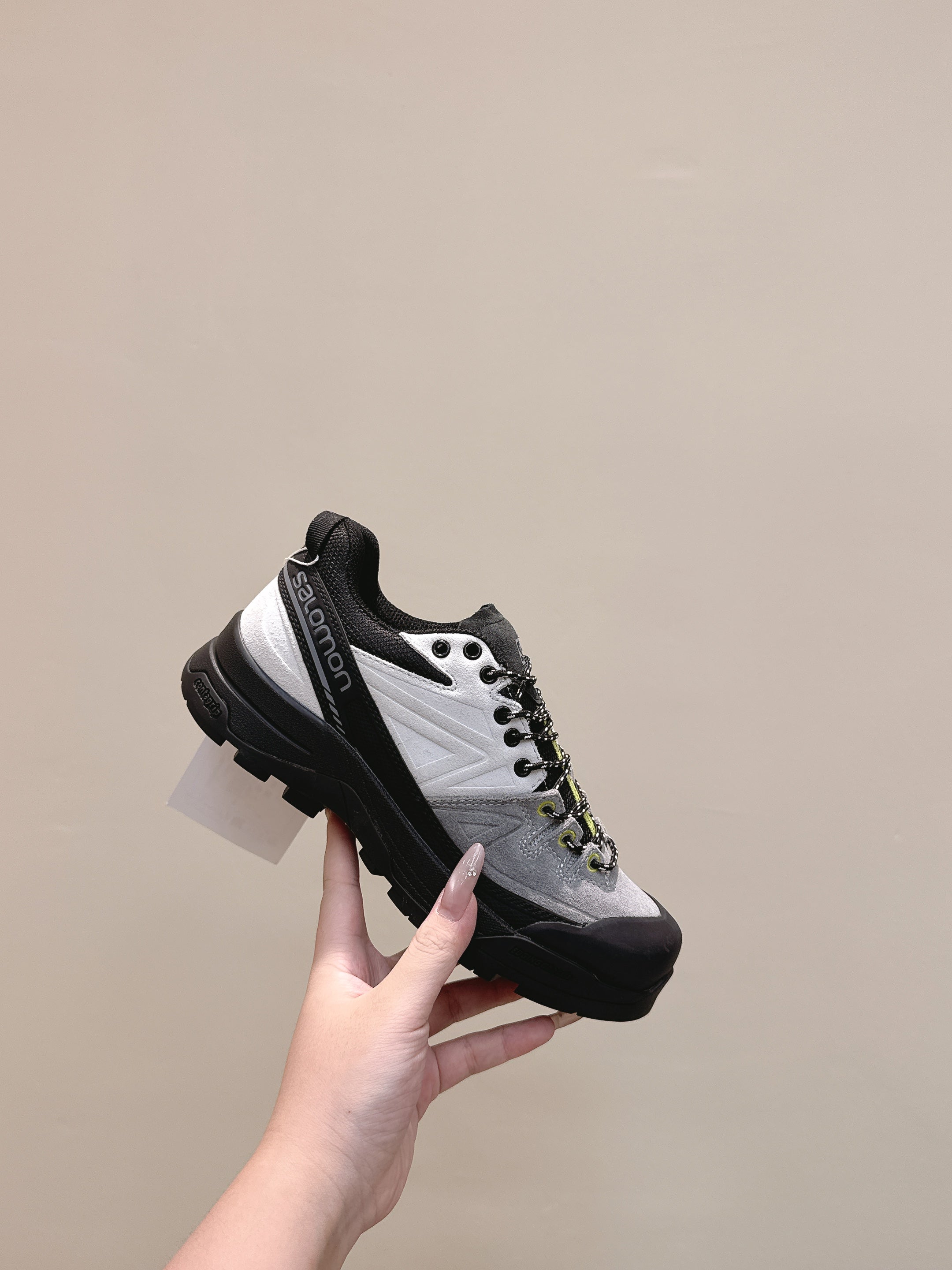 ALO 25S SALOMON X-ALP LTR SNEAKER IN GREY AND WHITE SUEDE