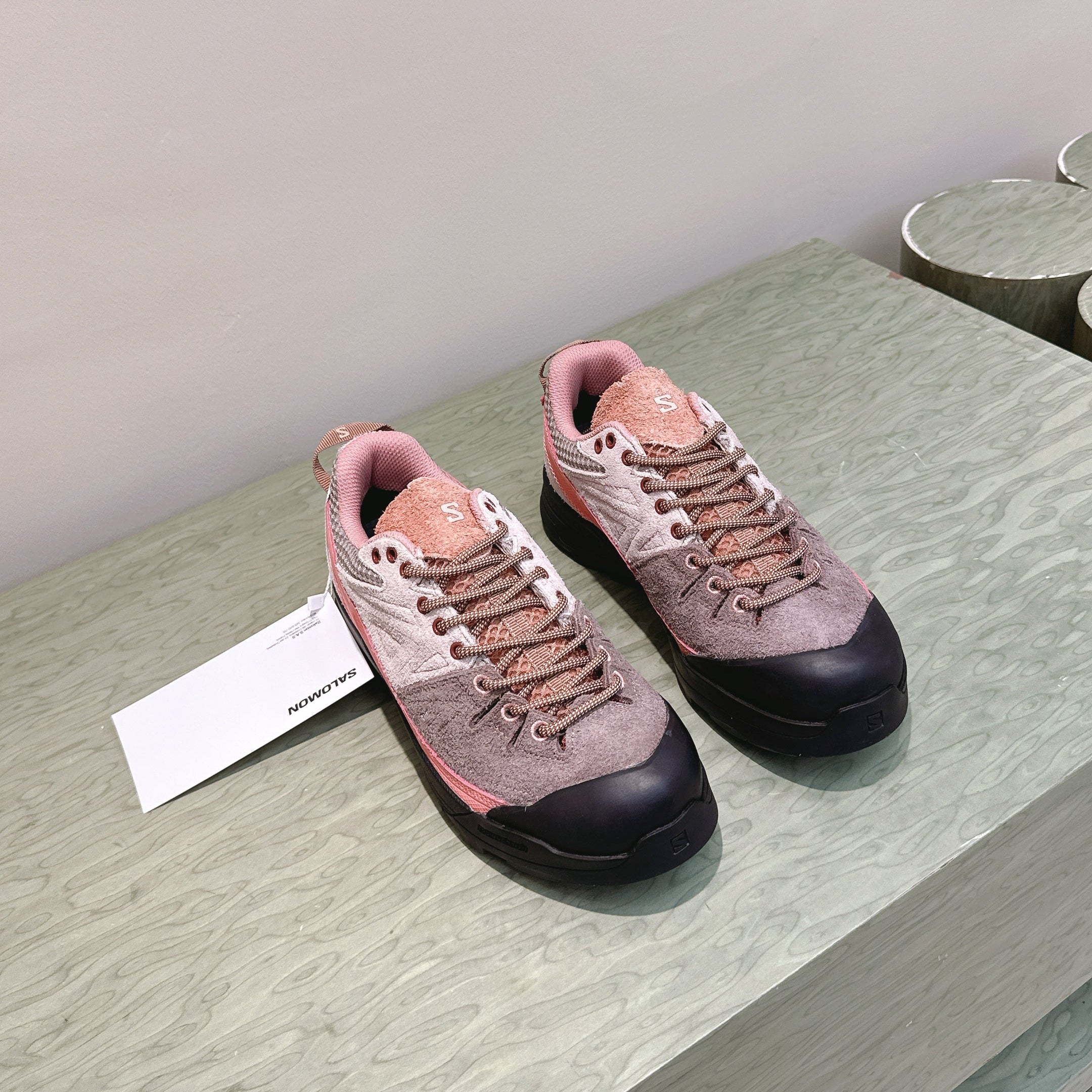 ALO 25S SALOMON X-ALP LTR SNEAKER IN MAUVE PINK SUEDE
