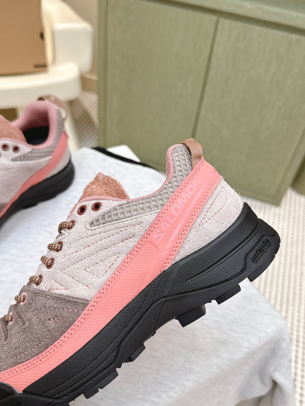 ALO 25S SALOMON X-ALP LTR SNEAKER IN MAUVE PINK SUEDE