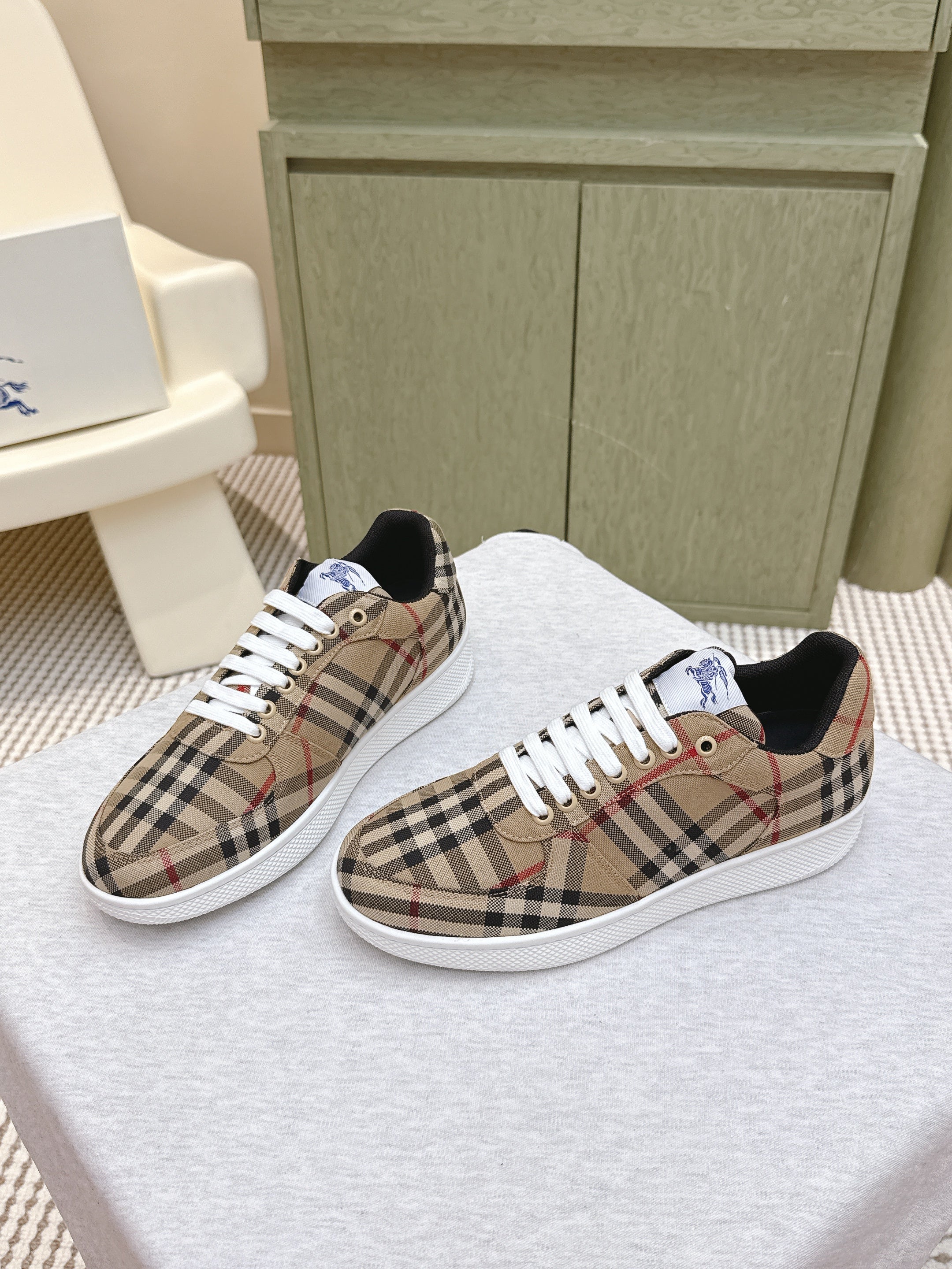 BURBERRY 26S PLAID TERRACE SNEAKERS IN LIGHT BROWN CANVAS