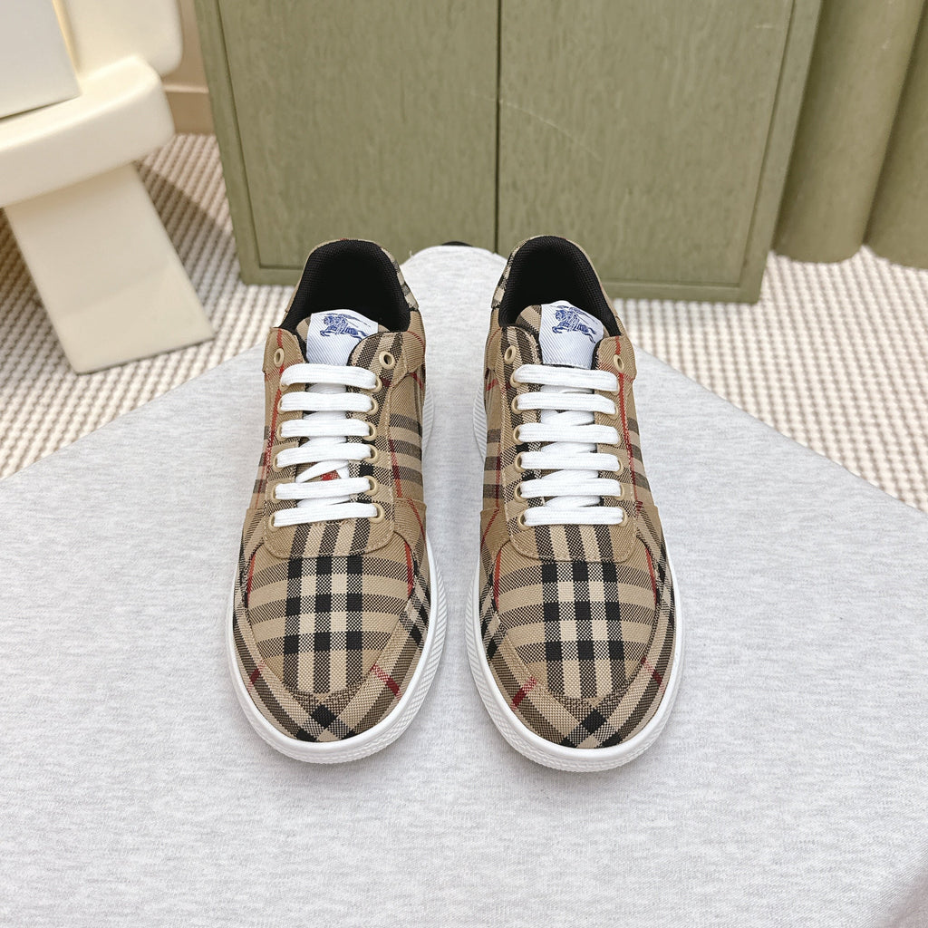 BURBERRY 26S PLAID TERRACE SNEAKERS IN LIGHT BROWN CANVAS