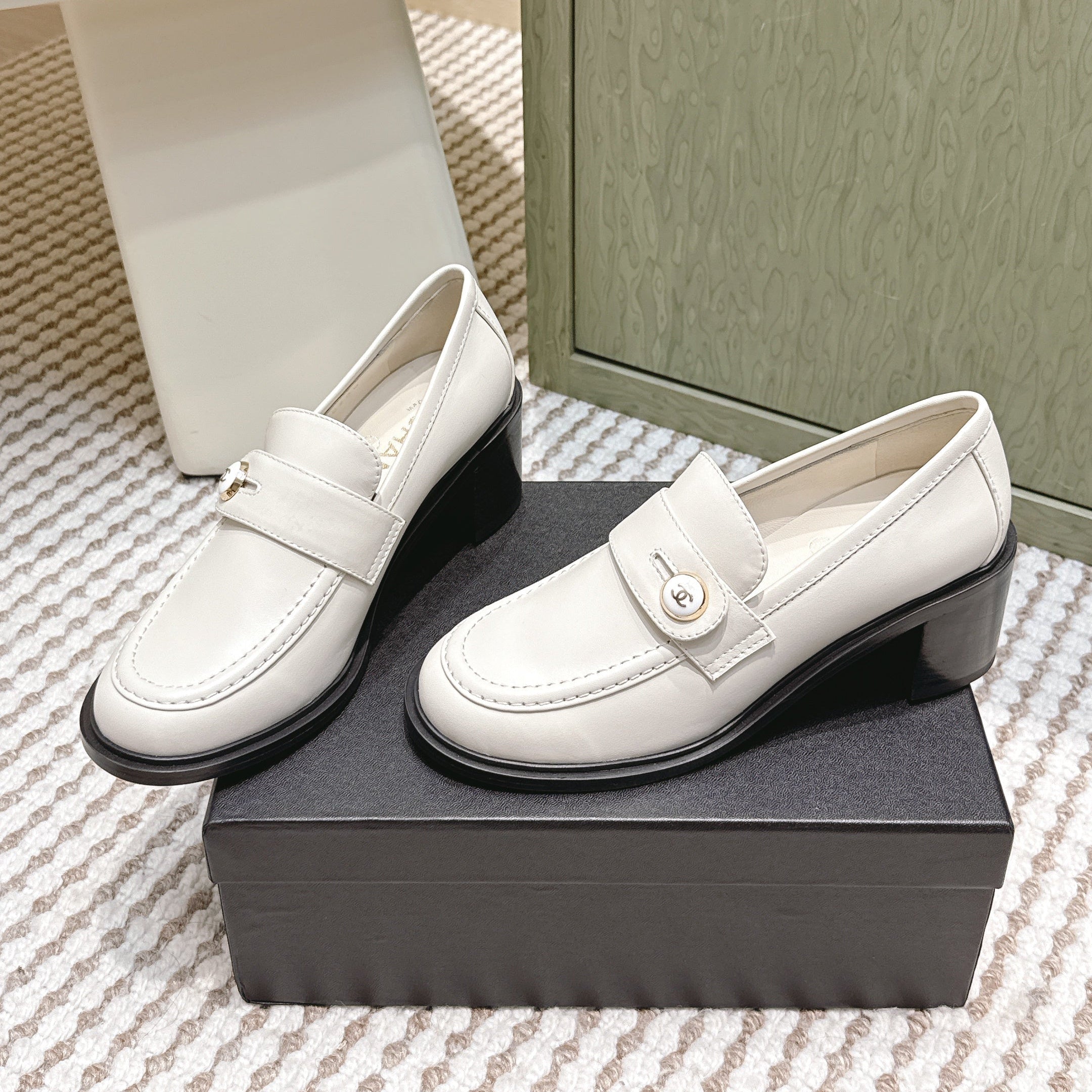 CHANEL 25S GODDESS MOCCASIN LOAFERS 65MM IN WHITE CALFSKIN GOLD HARDWARE