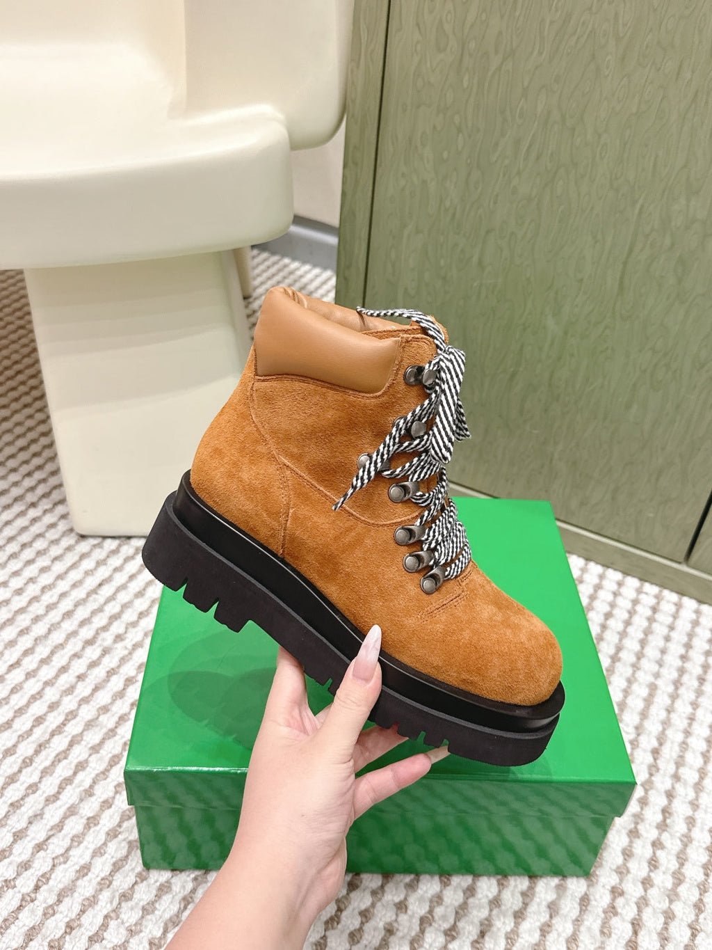 BOTTEGA VENETA 26S LUG ANKLE BOOTS IN BROWN SUEDE