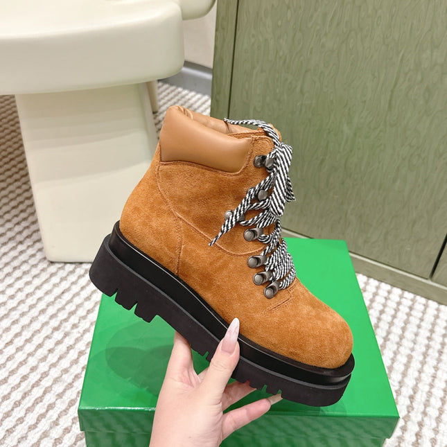 BOTTEGA VENETA 26S LUG ANKLE BOOTS IN BROWN SUEDE