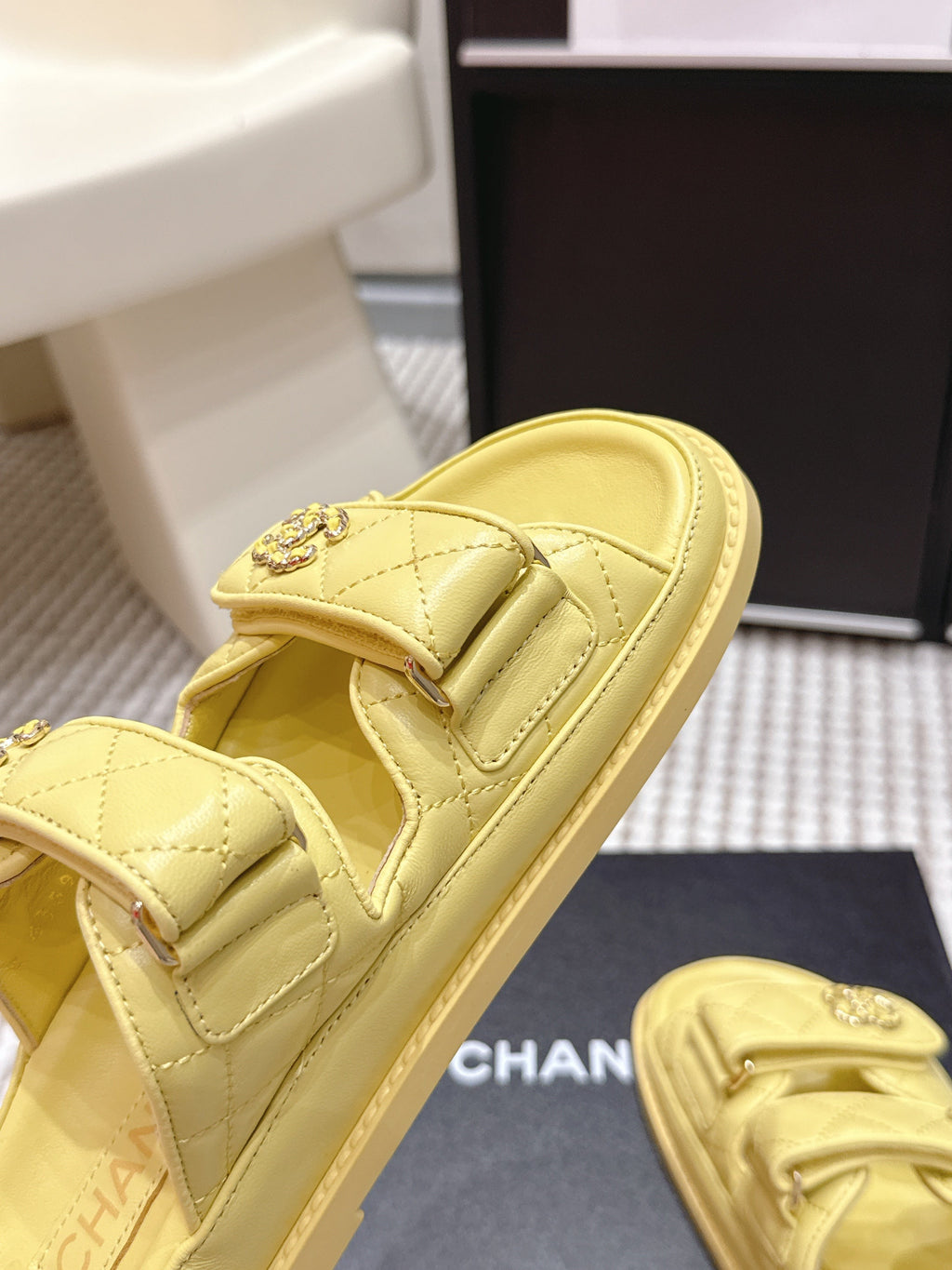 CHANEL 26S SANDALS IN YELLOW CALFSKIN