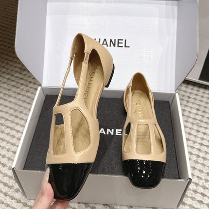 CHANEL 26S ROUND TOE MARY JANE FLATS IN OFF BEIGE CUTOUT CALFSKIN WITH BLACK PATENT TOE