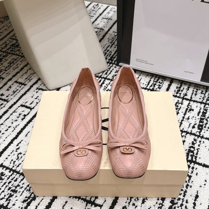VALENTINO 26S QUILTED BALLET FLATS IN LIGHT PINK LAMBSKIN