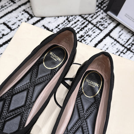 VALENTINO 26S QUILTED BALLET FLATS IN BLACK LAMBSKIN