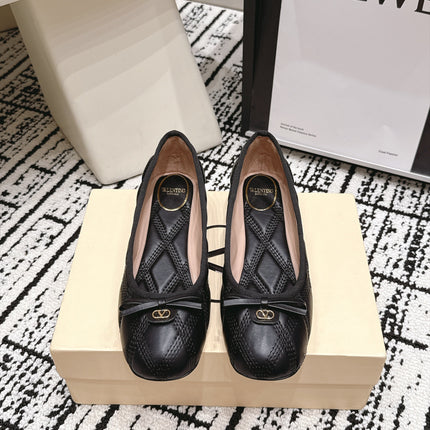 VALENTINO 26S QUILTED BALLET FLATS IN BLACK LAMBSKIN