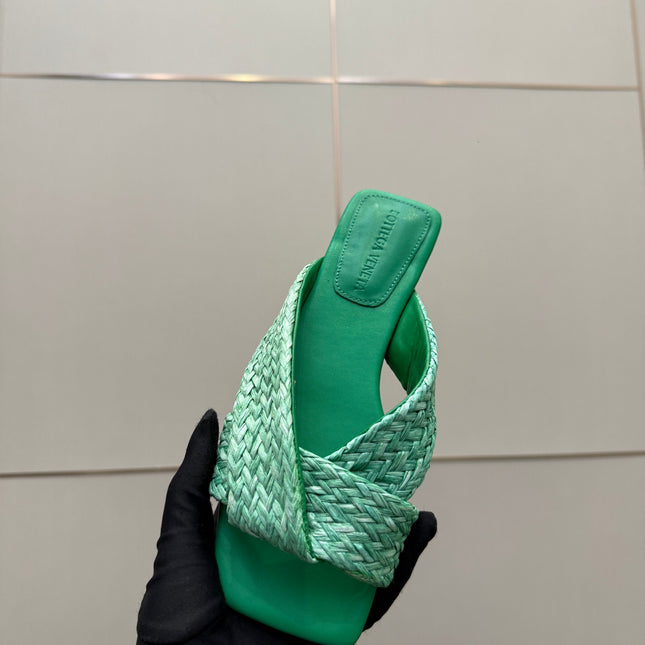 BOTTEGA VENETA 26S SANDALS IN MINT GREEN CALFSKIN AND RAFFIA