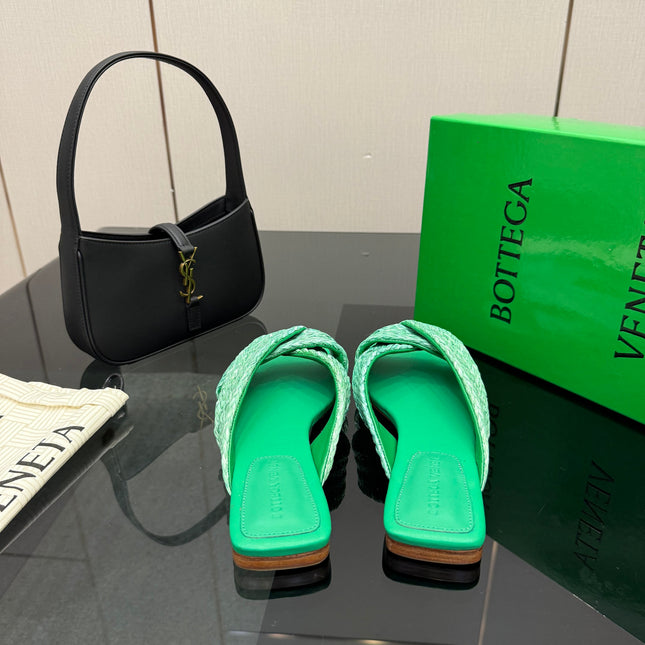 BOTTEGA VENETA 26S SANDALS IN MINT GREEN CALFSKIN AND RAFFIA