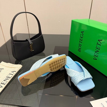BOTTEGA VENETA 26S SANDALS IN LIGHT BLUE CALFSKIN AND RAFFIA