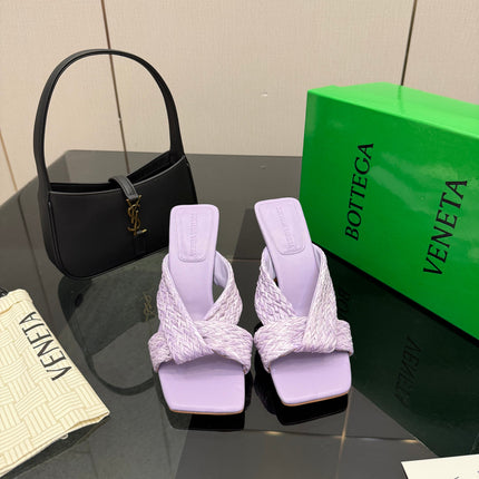 BOTTEGA VENETA 26S HEELED SANDALS 95 MM IN LIGHT PURPLE CALFSKIN AND RAFFIA