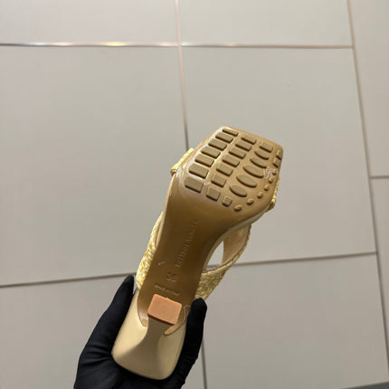 BOTTEGA VENETA 26S HEELED SANDALS 95 MM IN LIGHT YELLOW CALFSKIN AND RAFFIA