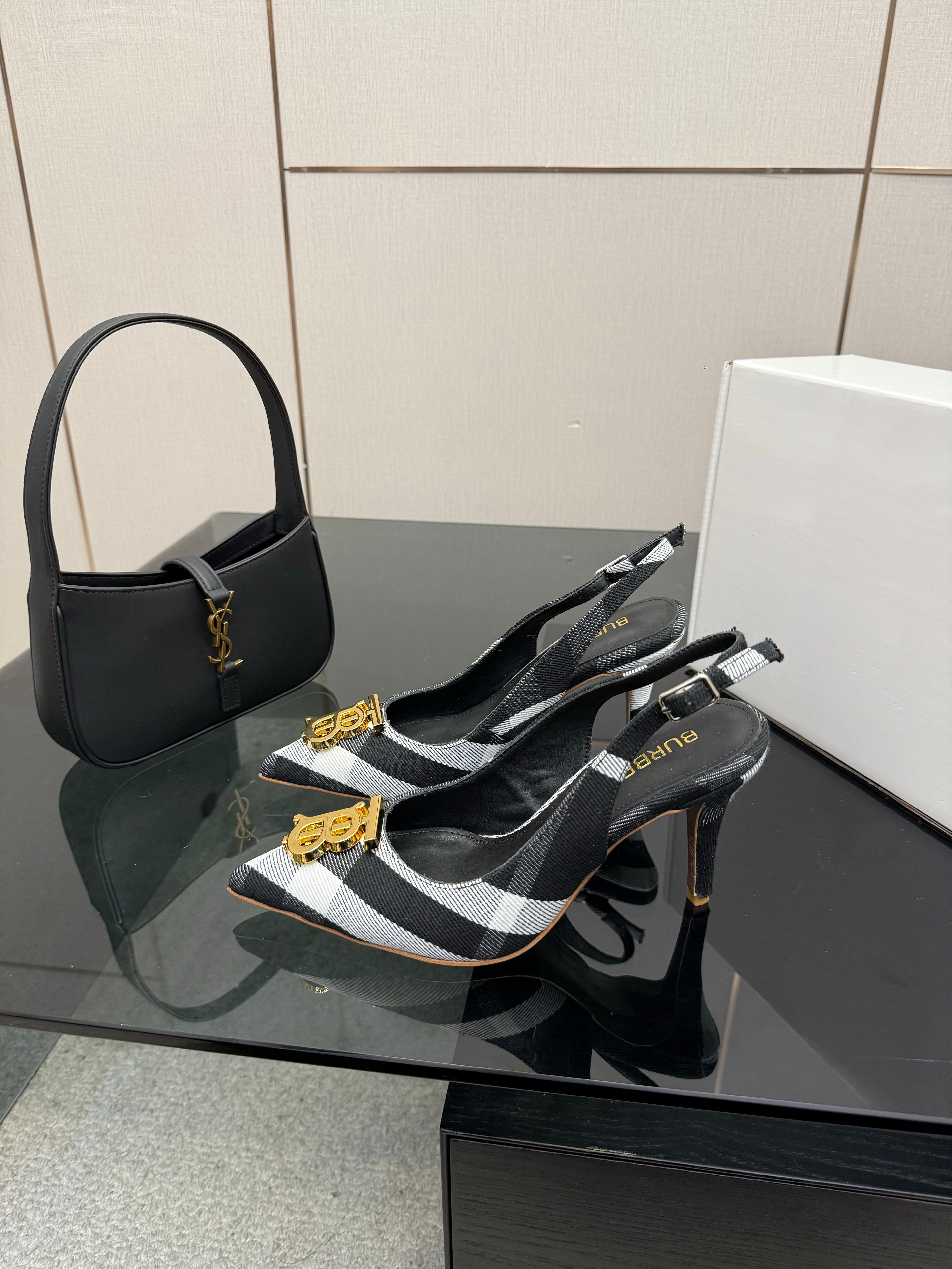 BURBERRY 26S SLINGBACK HEELS 85 MM IN STRIPED COLOR COORDINATION FABRIC WITH GOLD HARDWARE STYLE 6