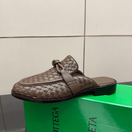 BOTTEGA VENETA 26S BACKLESS LOAFERS IN BROWN TECHNICAL WOVEN CALFSKIN STYLE 1
