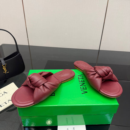 BOTTEGA VENETA 26S SLIDE SANDALS IN DARK RED LAMBSKIN