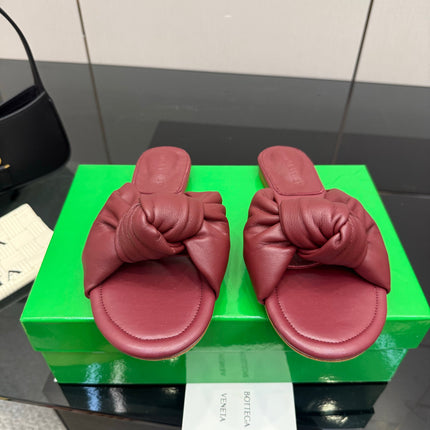 BOTTEGA VENETA 26S SLIDE SANDALS IN DARK RED LAMBSKIN