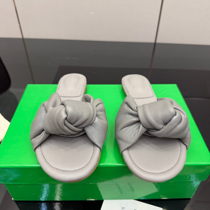 BOTTEGA VENETA 26S SLIDE SANDALS IN DARK GREY LAMBSKIN