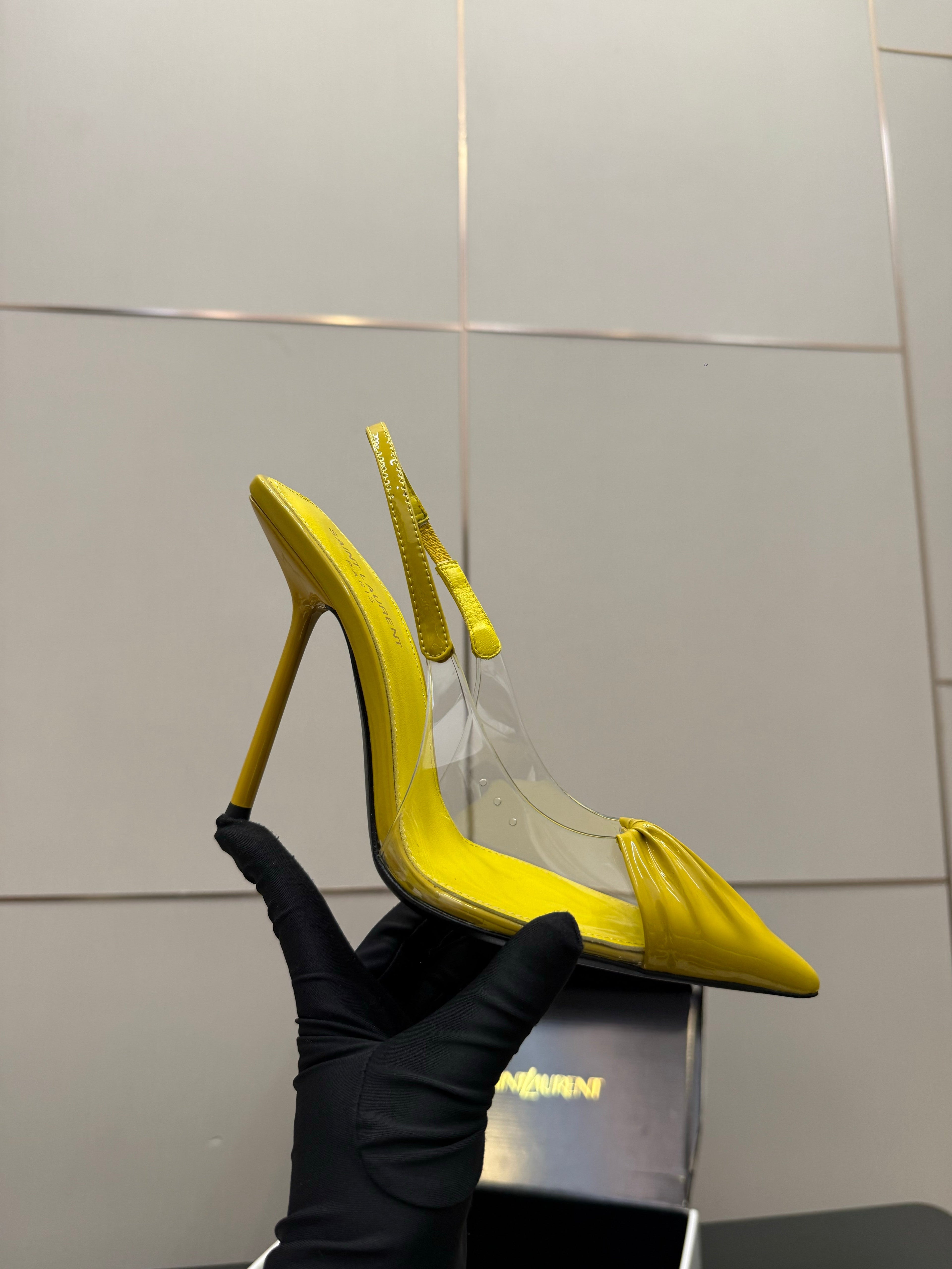 YSL 26S PLEATED SLINGBACK HEELS 105 MM IN YELLOW GLOSSY CALFSKIN AND PVC