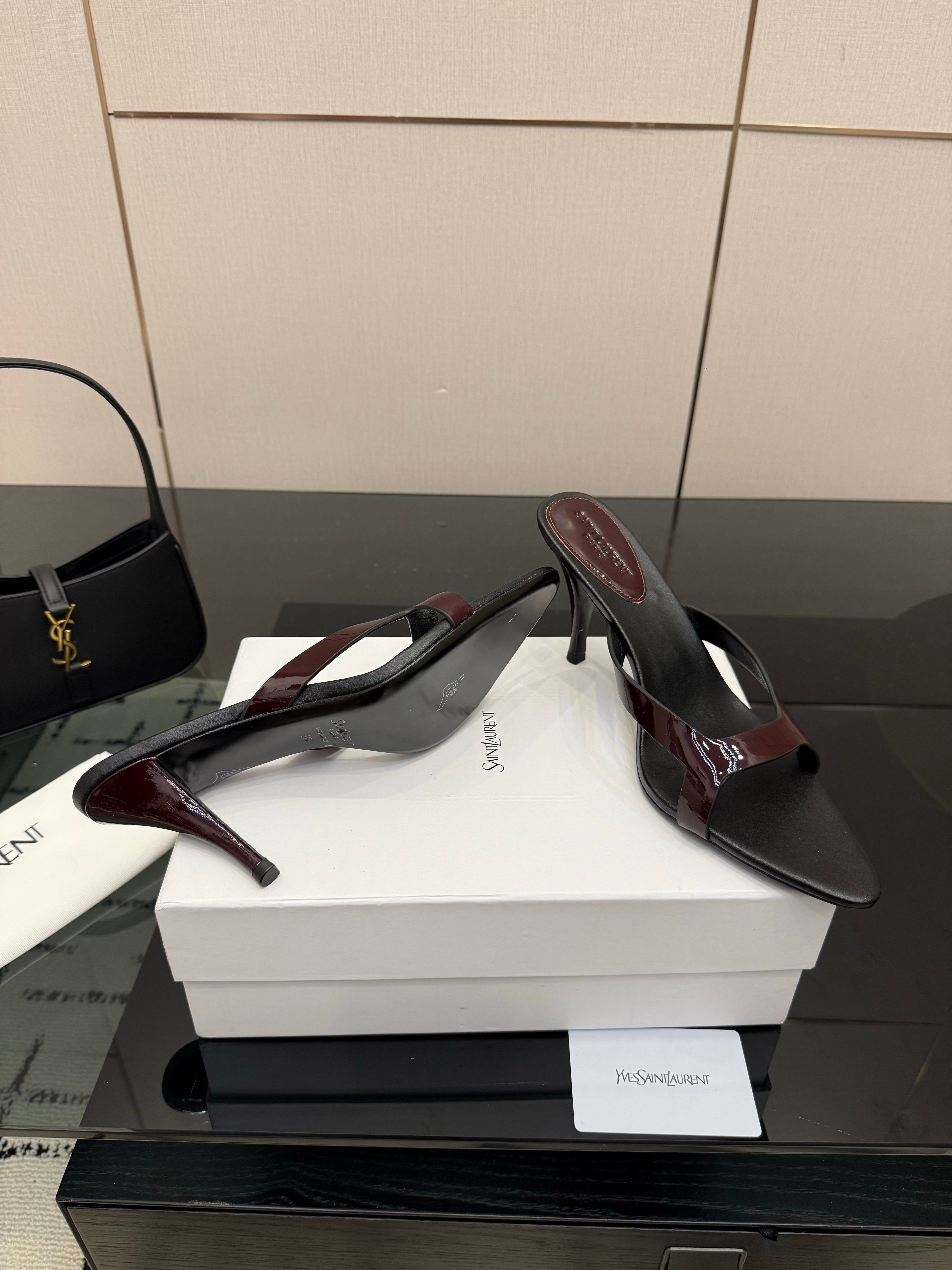 YSL 26S POINTED-TOE SANDALS 90 MM IN DARK RED AND BLACK CALFSKIN