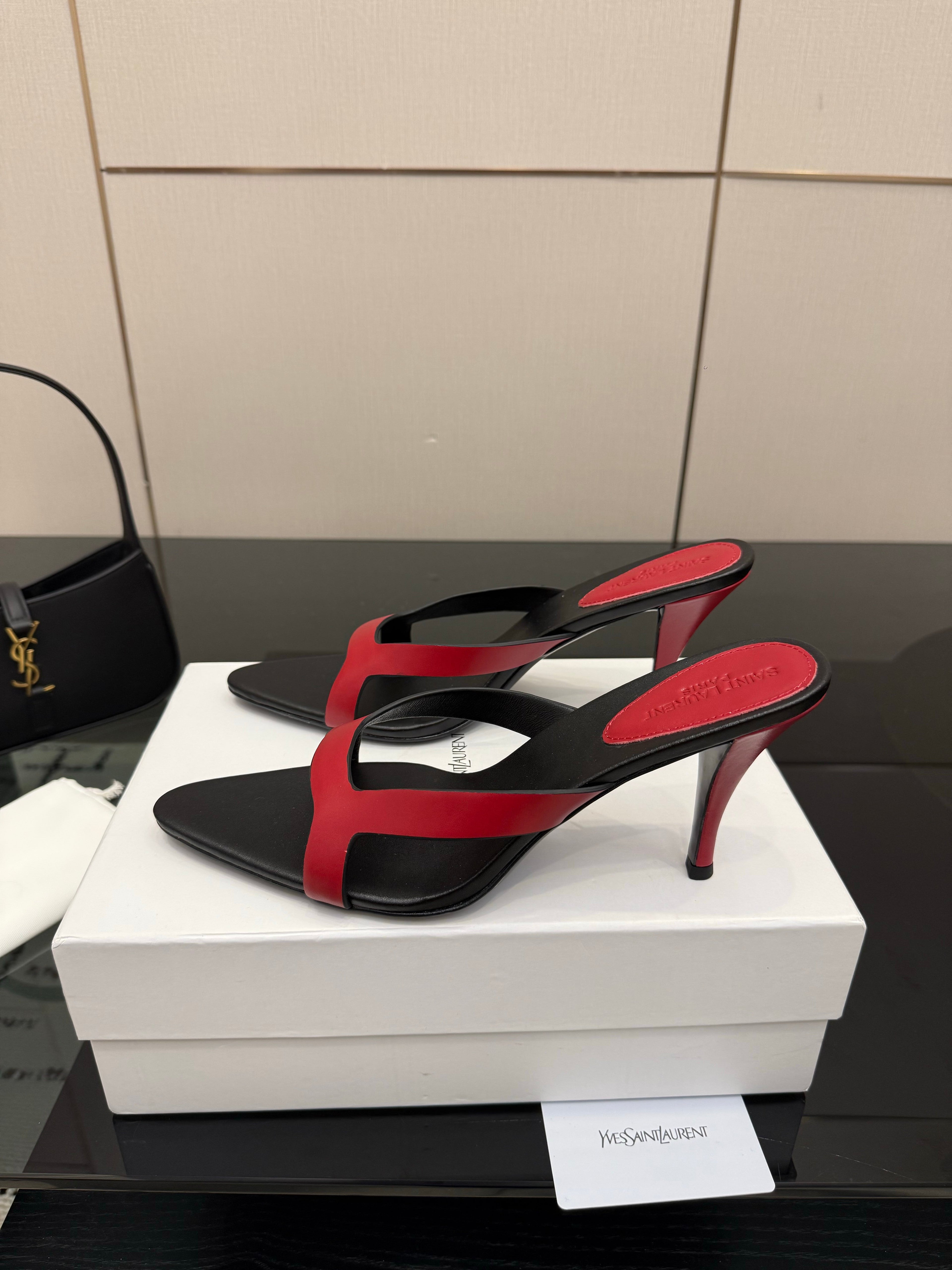 YSL 26S POINTED-TOE SANDALS 90 MM IN RED AND BLACK CALFSKIN