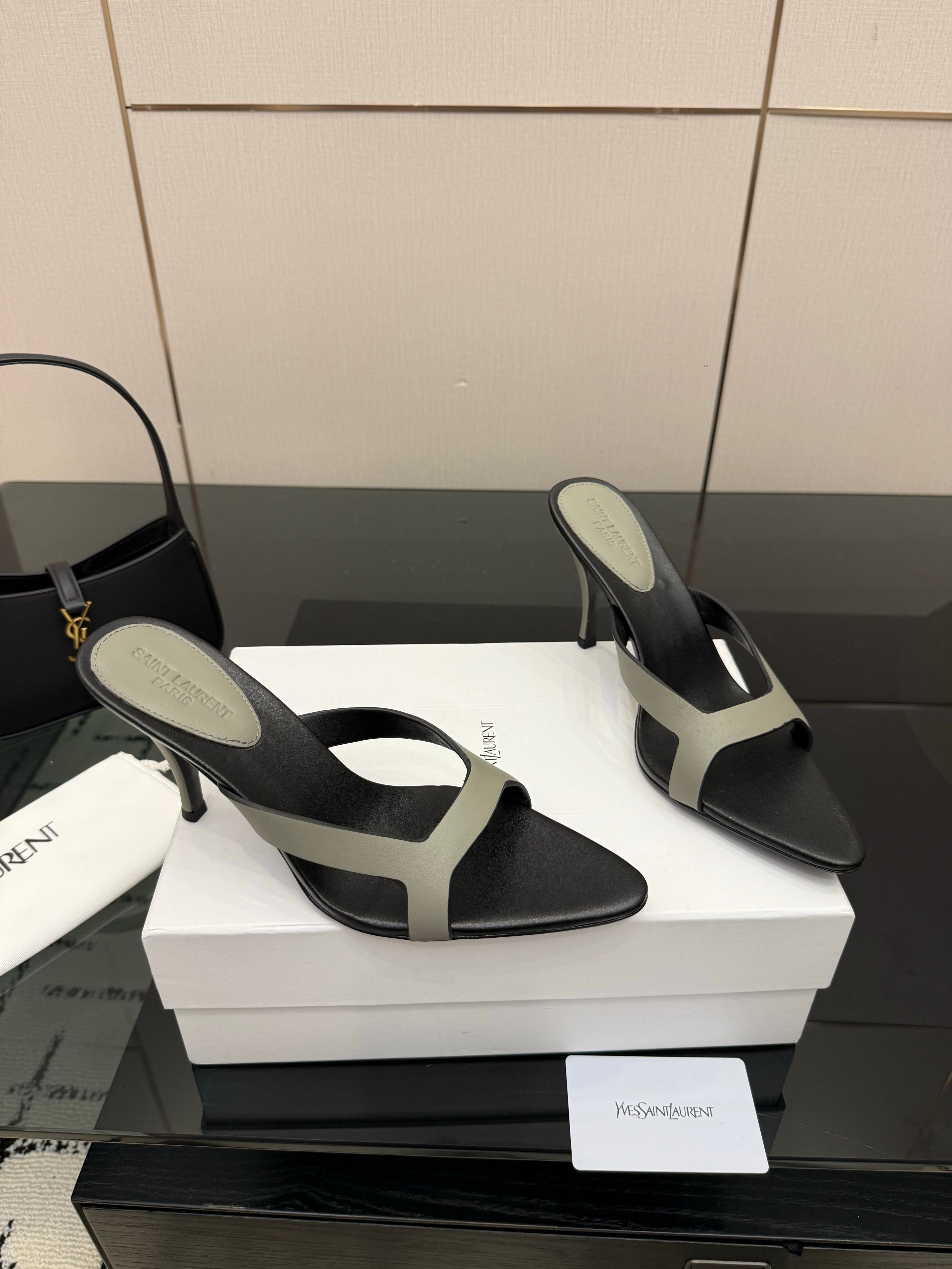YSL 26S POINTED-TOE SANDALS 90 MM IN GREY AND BLACK CALFSKIN