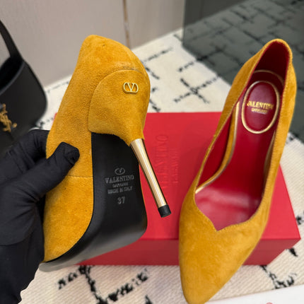VALENTINO 26S HIGH HEELS 100 MM IN MUSTARD YELLOW SUEDE