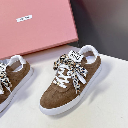 MIUMIU 25S SNEAKERS IN EARTH BROWN SUEDE WITH LEOPARD-PRINT LACES
