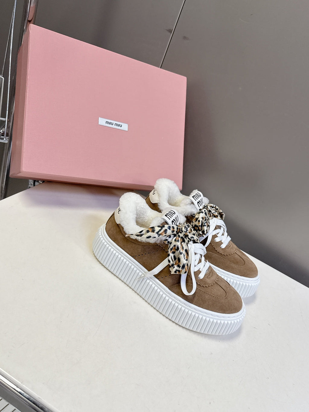 MIUMIU 25S SNEAKERS 45MM IN EARTH BROWN SUEDE WITH LEOPARD-PRINT LACES SHEARLING