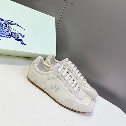 BURBERRY 26S LOW TOP SNEAKERS IN IVORY WHITE CALFSKIN AND SUEDE