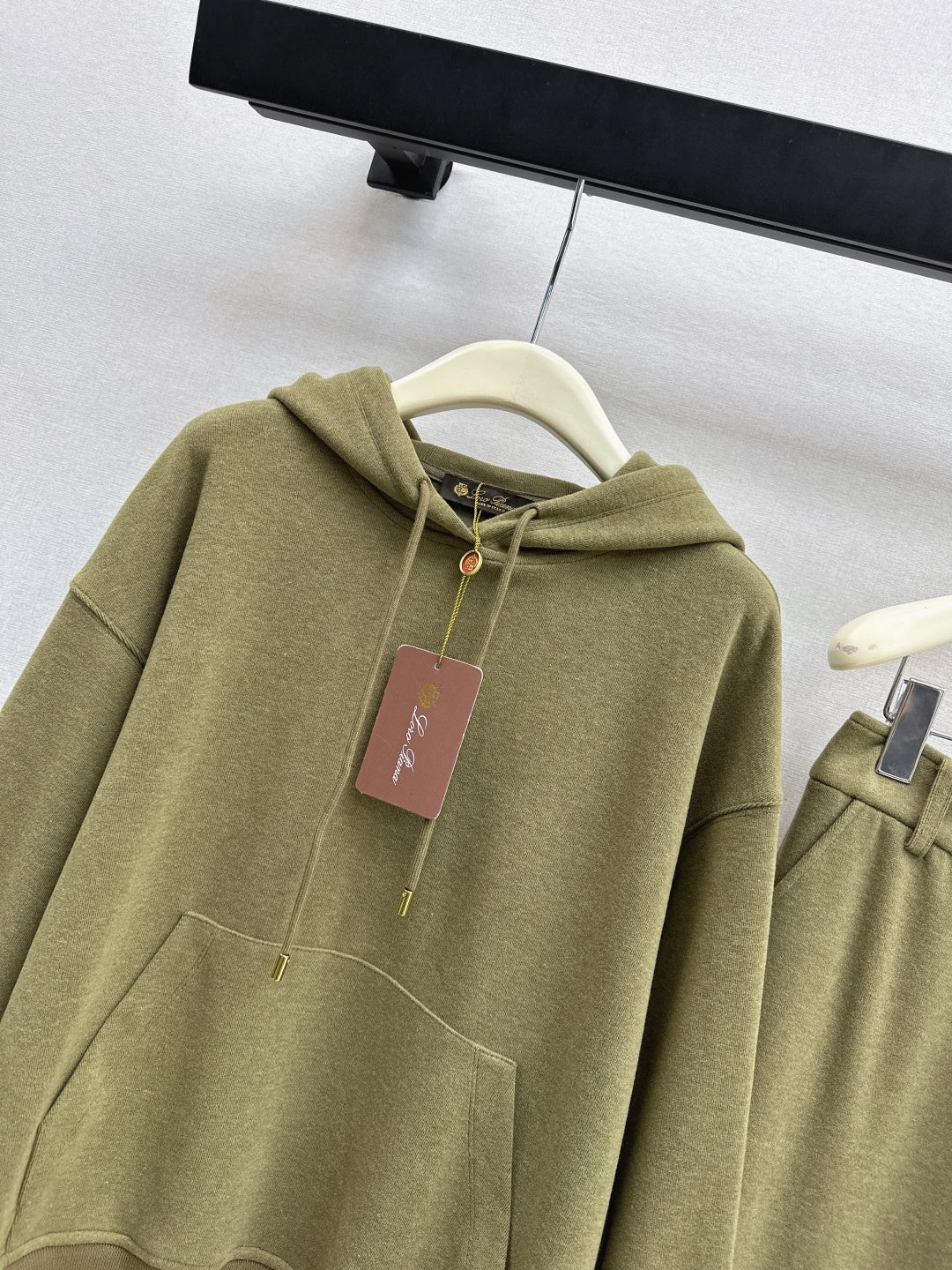 LORO PIANA 26S SWEATSHIRT & TAPERED PANTS SET 715