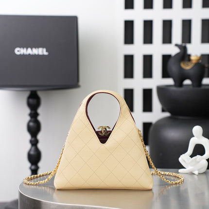 CHANEL 26S SHOPPING BAG MEDIUM 23 IN LIGHT BEIGE LAMBSKIN GOLD HARDWARE