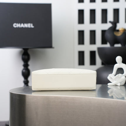 CHANEL 26S SHOPPING BAG MEDIUM 23 IN IVORY WHITE LAMBSKIN GOLD HARDWARE