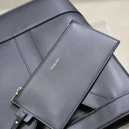 YSL 25S Y SMALL BUCKET 29 IN BLACK CALFSKIN GOLD HARDWARE