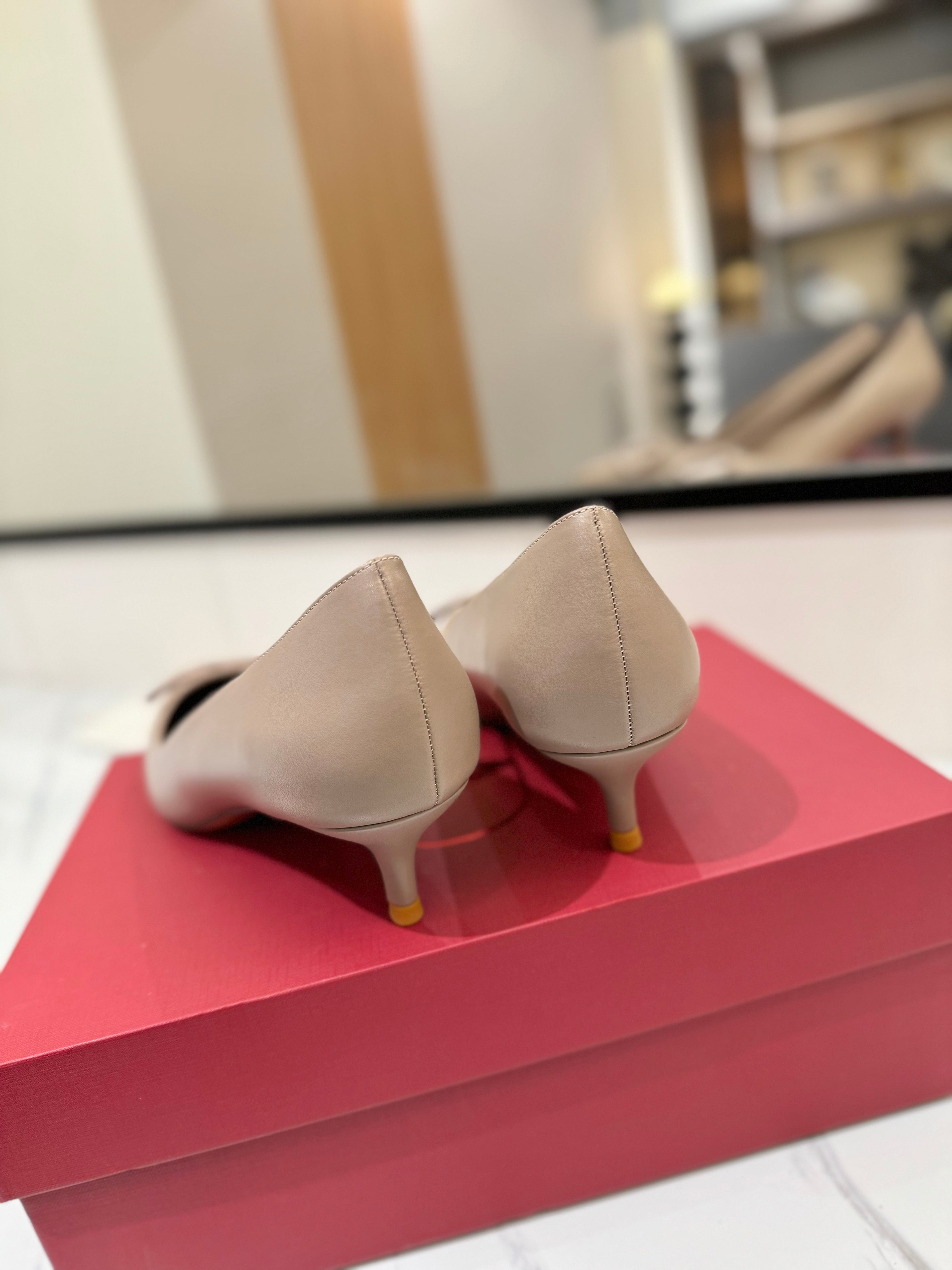 VALENTINO 26S HIGH HEELS 45 MM IN BEIGE SMOOTH CALFSKIN