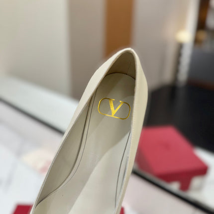 VALENTINO 26S BALLET FLATS IN CREAM WHITE SMOOTH CALFSKIN
