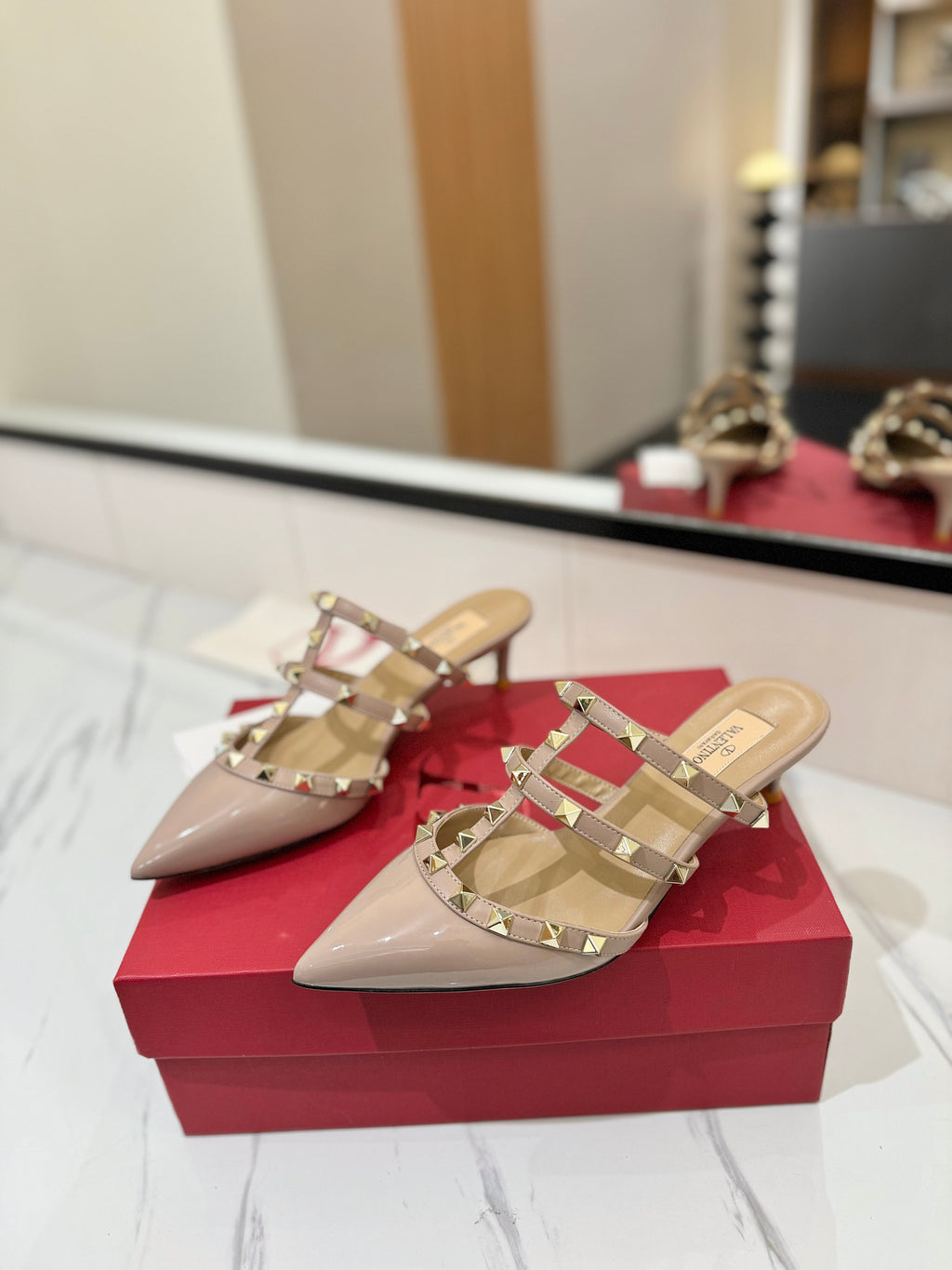 VALENTINO 26S STUDDED HEELED MULES 50 MM IN NUDE PATENT CALFSKIN