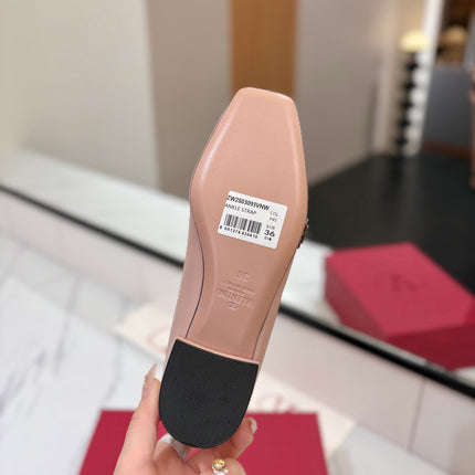 VALENTINO 26S MARY JANE FLATS IN NUDE PINK CALFSKIN WITH CRYSTAL FLOWER