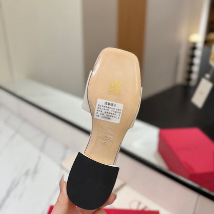 VALENTINO 26S SANDALS IN WHITE SMOOTH CALFSKIN WITH GOLD HARDWARE