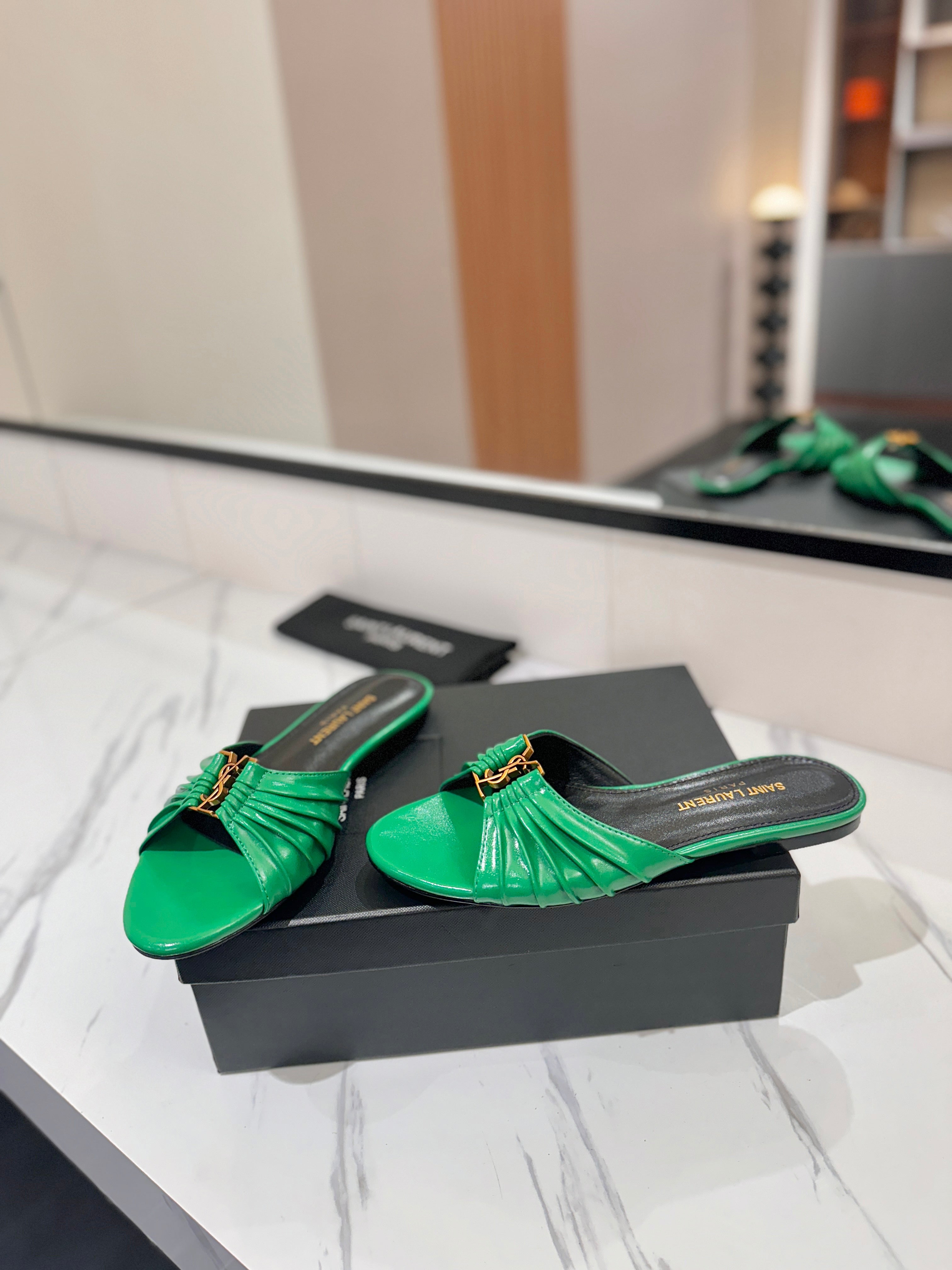 YSL 26S BABYLONE FLAT MULES IN GREEN LAMBSKIN